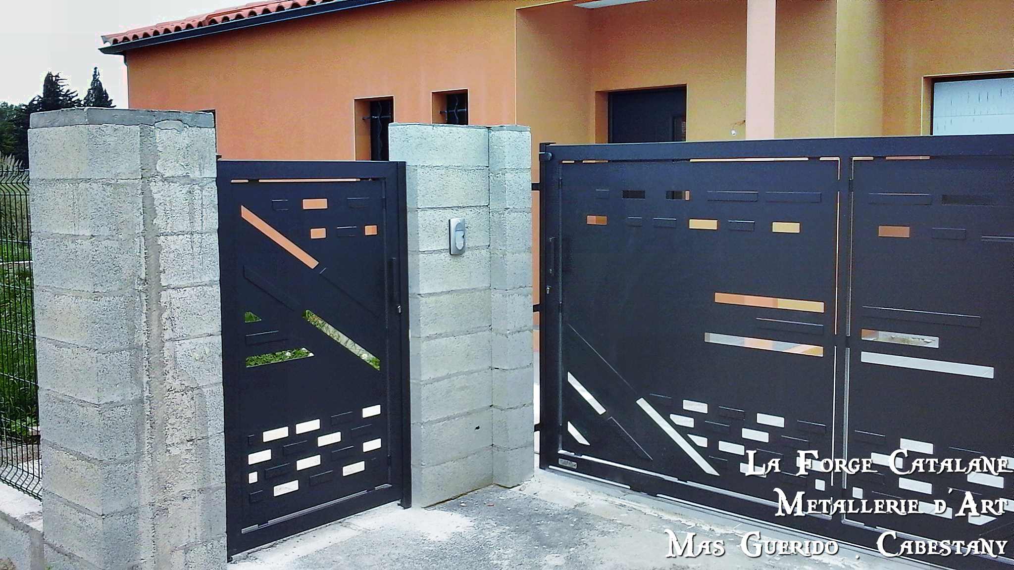 Portail tole decoupe laser motif personnalise moderne  forge catalane.jpg